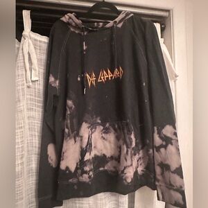 Def Leppard sweatshirt